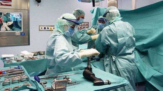 Bimbo di 2 anni muore in incidente stradale, i genitori donano gli organi