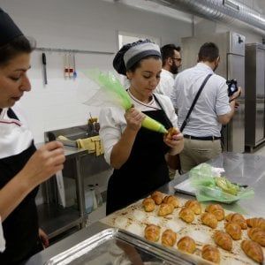 Gaudenti, sotto i portici pasticceria di alto livello e pure qualche pizza