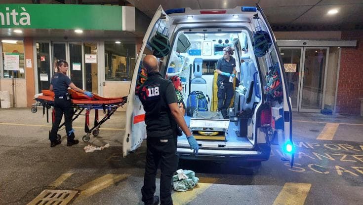 La chiamata nella notte e la corsa da Vergato: partorisce in ambulanza davanti al Maggiore