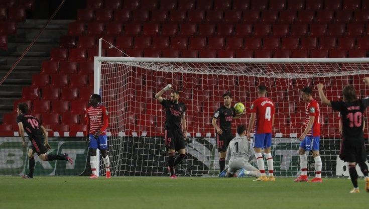 Spagna, il Real Madrid non sbaglia a Granada: ora è secondo 