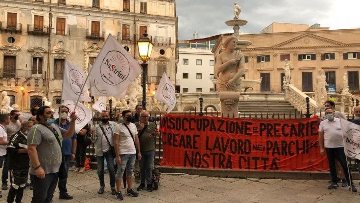 "Vogliamo lavorare", la protesta dei disoccupati col reddito di cittadinanza