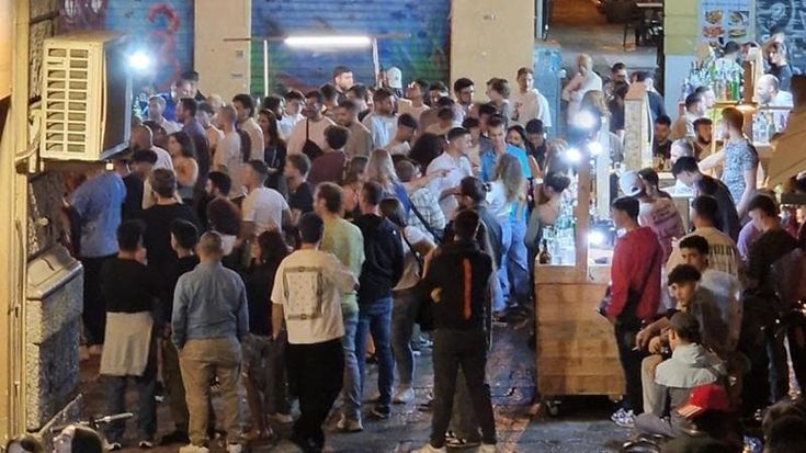 Chiusure anticipate per la movida violenta ora il Comune frena