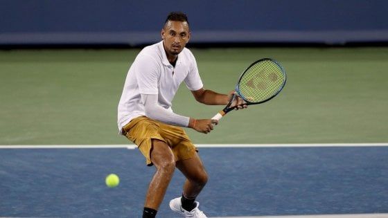 Coronavirus, Kyrgios: "Chi ha bisogno mi chiami, porterò cibo gratis"