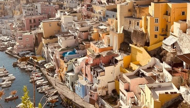 Procida meta più autentica d’Italia. Lo dice l’analisi ideata dagli esperti pensando all’overtourism