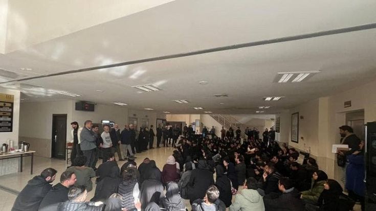 Teheran, nuove proteste nelle università