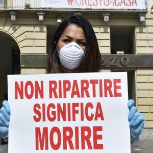 C'è l'accordo per la cassa in deroga di 42mila lavoratori: Intesa Sanpaolo anticipa i soldi dell'Inps