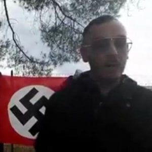 Neonazisti con la svastica, denunciato per apologia di fascismo il leader di 'Rivolta nazionale'