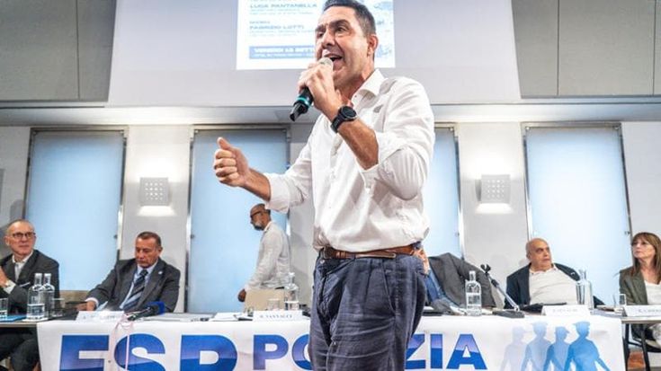 Vannacci, la Cgil contro il questore: “I cori di remigrazione prova della propaganda”