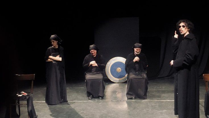 Sette contro Tebe: al Teatro al Parco di Parma la tragedia è un gioco con I Sacchi di Sabbia