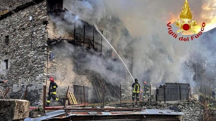 In fiamme casa in Val di Susa: non ci sono feriti