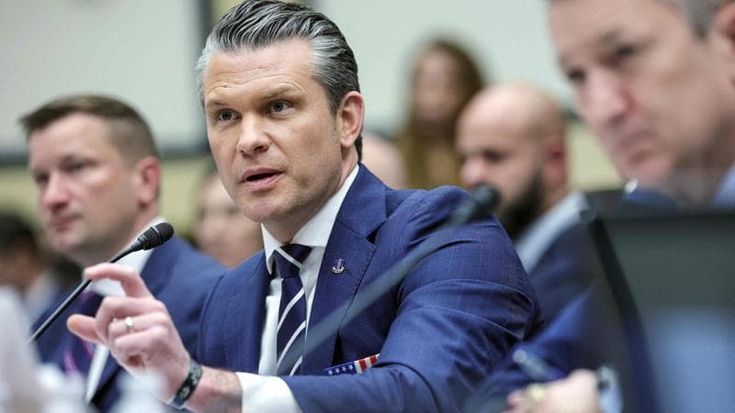 Hegseth al Congresso difende la guerra in Iran: “Trump non si è impantanato, vostro odio vi acceca”