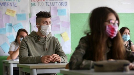 Scuola, il Veneto dice no alle mascherine. "Una tortura durante le lezioni"