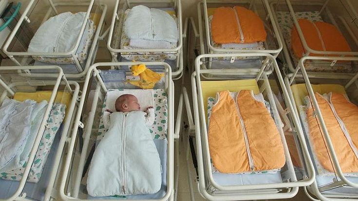In Italy, more and more empty cots: Istat data for 2025 shows six births per thousand inhabitants