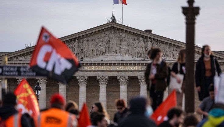 Francia, ecco cosa prevede la riforma delle pensioni di Macron