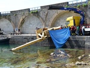 Schiacciato da una gru<br />sul molo di Amalfi