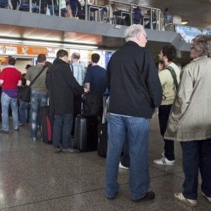 Cgia: nonostante il web, aumentano le code agli sportelli 