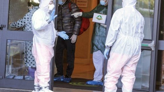 Coronavirus Roma, Regione Lazio: 169 nuovi casi: la curva scende al 5%. "Criminale chi chiede soldi per test"