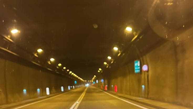 Sorrentina, riaperta la galleria dopo tre settimane di disagi: stop all'emergenza
