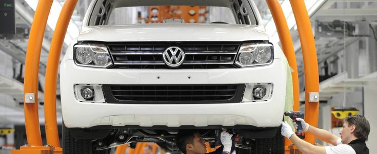 Volkswagen, lo scandalo si allarga: 11 milioni di veicoli truccati. Die Welt: "Berlino sapeva di falsi controlli"
