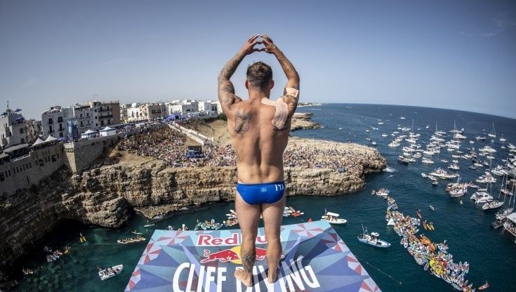 Polignano si conferma capitale dei tuffi dalle grandi altezze: a settembre torna la Red Bull cliff diving world series