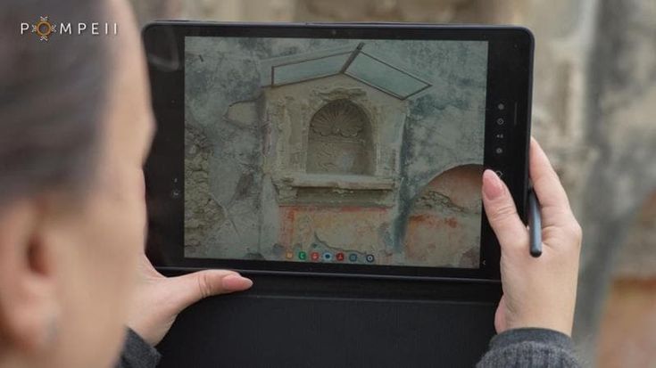 Pompei, tecnologia, tablet e database per monitorare lo stato di salute delle domus