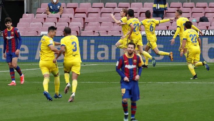 Barcellona, duemila passaggi e un solo punto: con il Cadice è il tramonto del tiqui taca