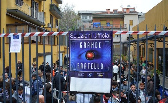 Grande Fratello, in fila dalle 6:<br />"Senza lavoro, le proviamo tutte"