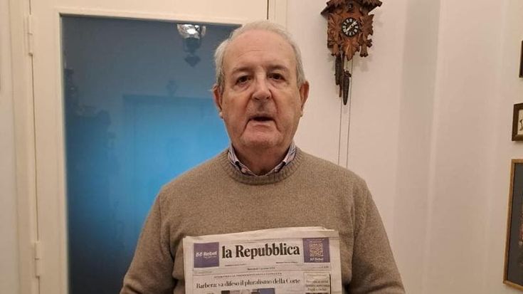 "Dal 1976 ogni giorno della mia vita con Repubblica, a 86 anni faccio un chilometro a piedi per andare in edicola”