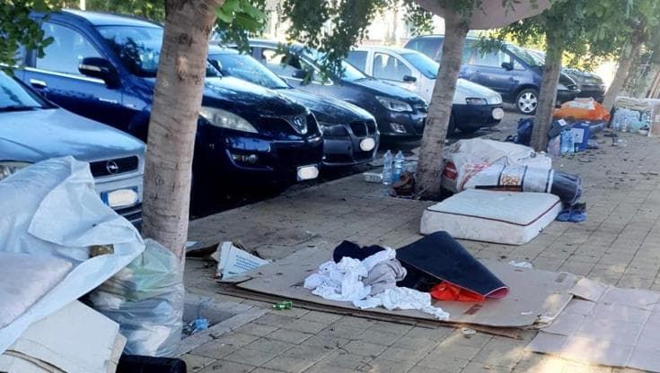 Nardò, blitz davanti a Boncuri: sgomberata l’area dove vivono, in attesa di un posto, 50 braccianti