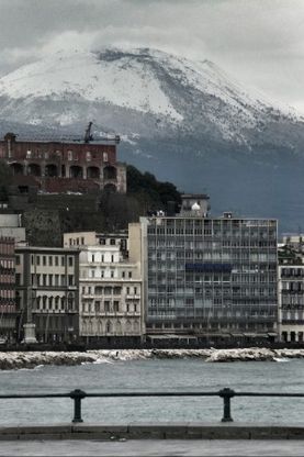 Maltempo, frana sui binari a Vietri <br />neve in Irpinia: scuole chiuse