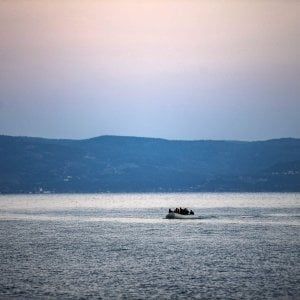 Migranti: muore bambino in tentativo sbarco a Lesbo