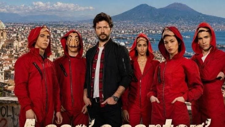 Dalla “casa di cartone” a Lupin, così la rapina di Napoli ispira il popolo dei “meme”