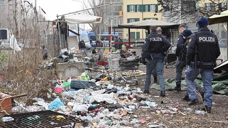 Spaccio e degrado, blitz al parco Sempione di Torino. Decine di identificati