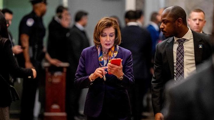 Nancy Pelosi ricoverata in Lussemburgo: “Infortunata durante un impegno ufficiale”