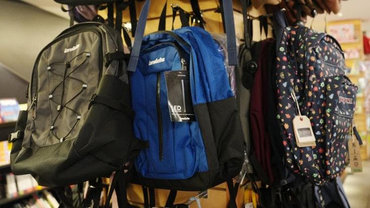 Materiale scolastico, articoli no logo o di marca: così il conto può cambiare al supermercato