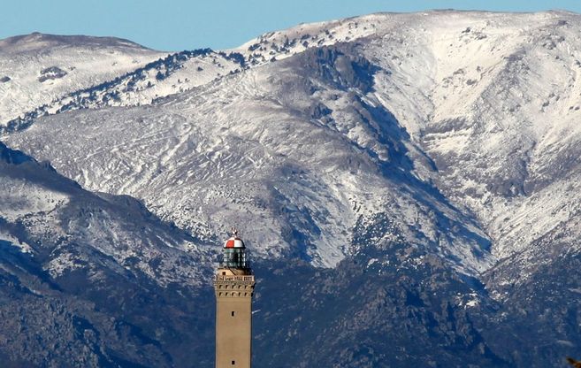 Genova, prima neve sui monti, torna il sole ma il termometro è sceso