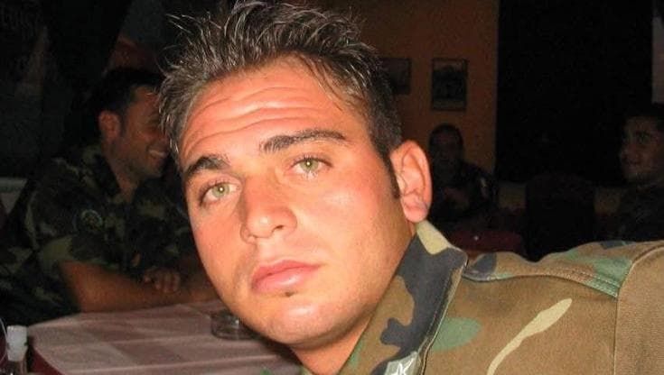 Soldato cade dal tetto di casa della ex e muore a Bologna: Francesco Scupola era di Specchia