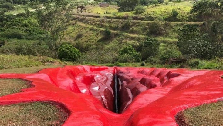 La vagina gigante che divide il Brasile 