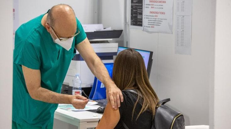Vaccini, a Milano due giorni di open day al Pirellone contro influenza e Covid: ecco come fare