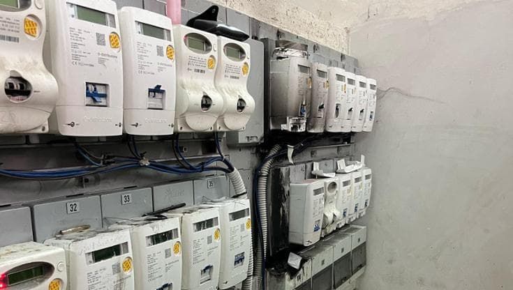 Bari, incendiati i contatori elettrici dell’ex manifattura tabacchi: “Fermi i box del mercato”