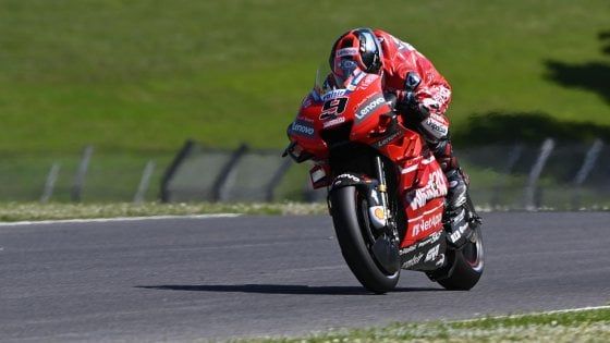 MotoGp, Gp Italia: Petrucci vola nelle terze libere, Dovizioso e Rossi in difficoltà