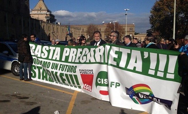 Precari, s&igrave; del governo Letta:<br />ecco la norma per la proroga