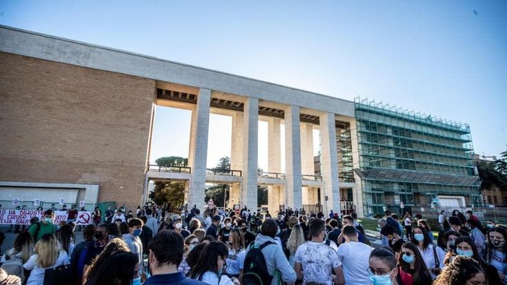 Borse di studio nel Lazio, la Regione sblocca altri 35 milioni: coperti anche gli idonei esclusi