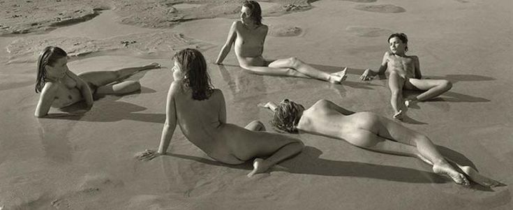 La Russia si mobilita contro le foto di Sturges: "Adolescenti nudi, è pornografia". La mostra chiude