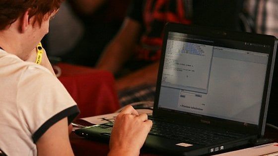 Bonus cultura, rivenduti online a metà prezzo i buoni da 500 euro per i 18enni: "Noi non leggiamo"