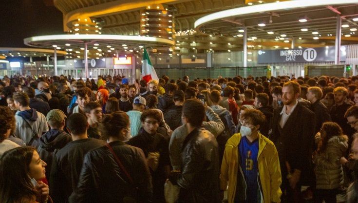 Figc, ecco il nuovo protocollo Covid: ''Capienza stadi al 75%''
