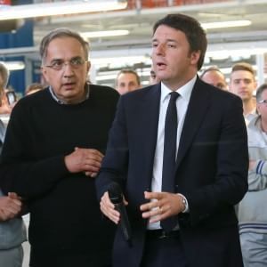 Renzi alla Fca di Melfi: "Il lavoro si crea con il Jobs Act, non nei talk show"