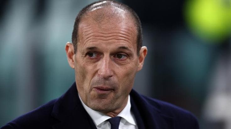 Allegri litiga con un giornalista: “Faccia domande più intelligenti e basta, non deve capire. Come si allena glielo spiego io”