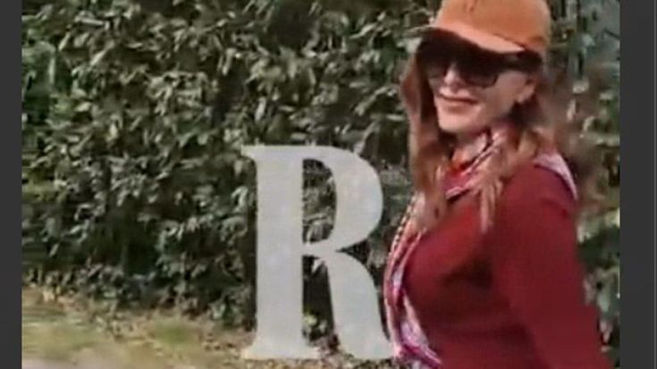 Santanchè dalla villa in Versilia: “L’unica cosa certa è che non lascio FdI, sono sempre con Meloni”
