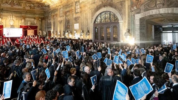 Giustizia, contro il ministro Nordio e le sue riforme la protesta di tre generazioni di magistrati